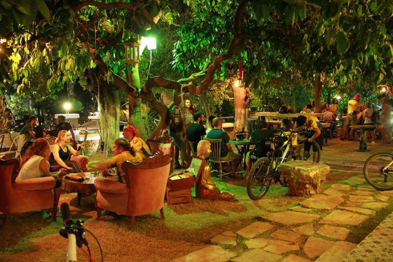 Role Street Hostel Анталія Екстер'єр фото