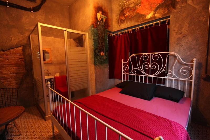 Role Street Hostel Анталія Екстер'єр фото