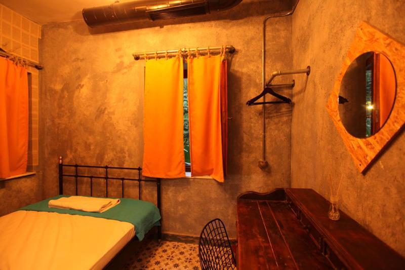 Role Street Hostel Анталія Екстер'єр фото