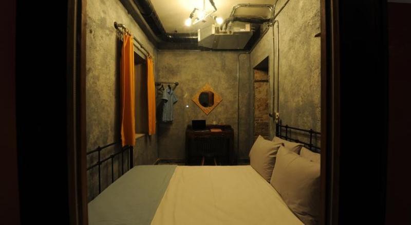 Role Street Hostel Анталія Екстер'єр фото